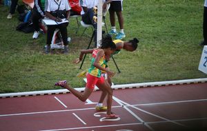 CARIFTA - Finale 800m U20, Chéryl Farial (GUA) à un souffle de la médaille d'argent