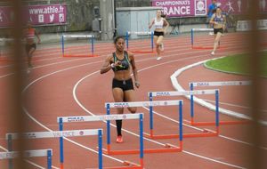 Valence 19 juillet - Méghane du Madinina Athlé en série du 400m haies juniors