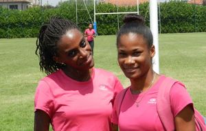 Albi 2015 - Eléane et Jessie avant les séries du 100m CAF