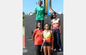 Championnats de cross 2012 - Les MIF premières par équipes (Adeline et Audrey, manquent Maëlle et Meidy)