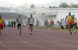 Finales hivernage - Séries 60m - Mathias, Hugues et Aurélien