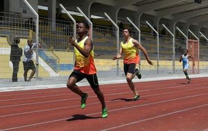 1er tour CARIFTA - 200m moins de 20ans - Nico et Nico