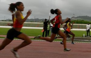 Meeting ASCFAC - 100m benjamines - Lauriane et Noa