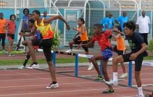 Meeting Zénith - Romain vainqueur du 50 haies benjamins