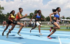 France Espoirs - Série du 4x100, Lynda et Audrey à la lutte avec les avions de Speedy Plus