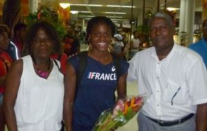 Retour Martinique - 20 août - Lénora avec Mme Cassiou (resp. sports à la région) et Louison Sibado (président Aiglon Omnisport)