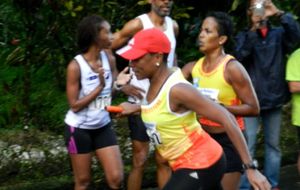 Souvenir 2013, les filles - Armelle pour Frédérique au départ de la 2