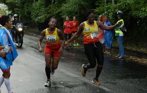 Souvenir 2013, les filles - Dernière transmission avant le Malécon