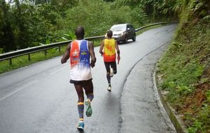 Souvenir 2013, les mecs - Mais que fait la Police ? Elle revient dans la course.