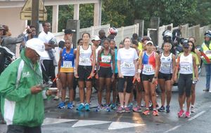 Souvenir 2013, les filles - 7h00 au Morne-Rouge, 6 équipes féminines de club, 11 entreprises.