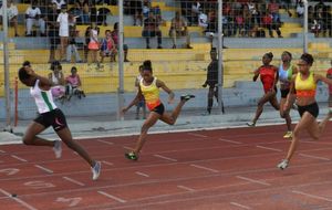 1er tour 01/03 - Jessie et Audrey, finale 100m U18