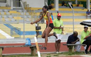 Meeting sélection CARIFTA - Emeline, aucun saut validé au triple U20