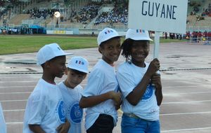 Cérémonie d'ouverture CARIFTA - les poussins de l'Aiglon de la fête