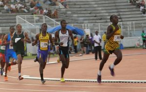 CARIFTA - 1500m U18