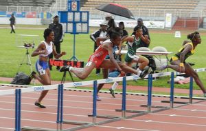 CARIFTA - Série 100 haies U18 avec Jessie Zali