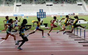 CARIFTA - Finale 100m haies U18 avec Jessie Zali