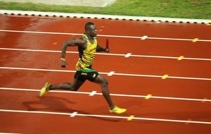 CARIFTA - Finale 4x100m U20, les reggae boys et Jevaughn Minzie en 39s38. Not bad.