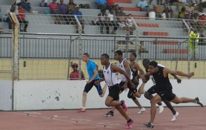 Meeting ASCFAC - Finale du 100m avec l'ex de l'Aiglon Georgy Gusto au premier plan (maintenant licencié à Lille Métropole Athlétisme)