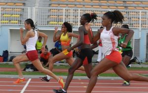 Champ. CA/JU/ES - Audrey en finale du 100m cadettes