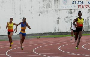 GP LMA - La cadette Eléane 3e chrono sur 200m (Anaïs couloir 5)