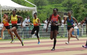 Meeting US Robert - Série 100m CAF - Eléane, Laurys et Chressy