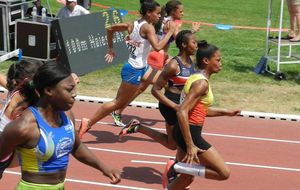 Albi 2015 - Jessie en finale du 100m haies CAF