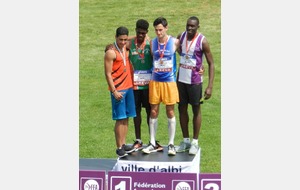 Albi 2015 - Ce bon vieux Jordan tient sa médaille (triple JUM)