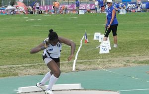 Albi 2015 - Comme sa copine d'entraînement Emeline, Julie rate un peu sa finale et se classe 5e (elle venait pour la médaille)