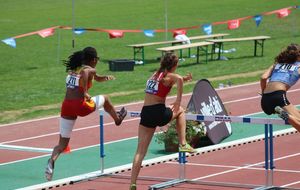 Albi 2015 - Audrey en finale du 100m haies JUF