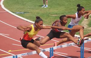 Albi 2015 - Jessie en finale du 100m haies CAF