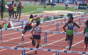 Albi 2015 - Jessie en finale du 100m haies CAF